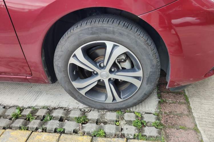 Used Nissan Tiida 2019 1.6L CVT Smart Drive Version China VI Standard Right Front Wheel Hub