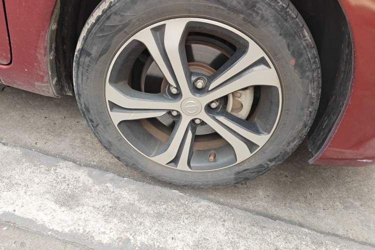 Used Nissan Tiida 2019 1.6L CVT Smart Drive Version China VI Standard Right Front Wheel Hub