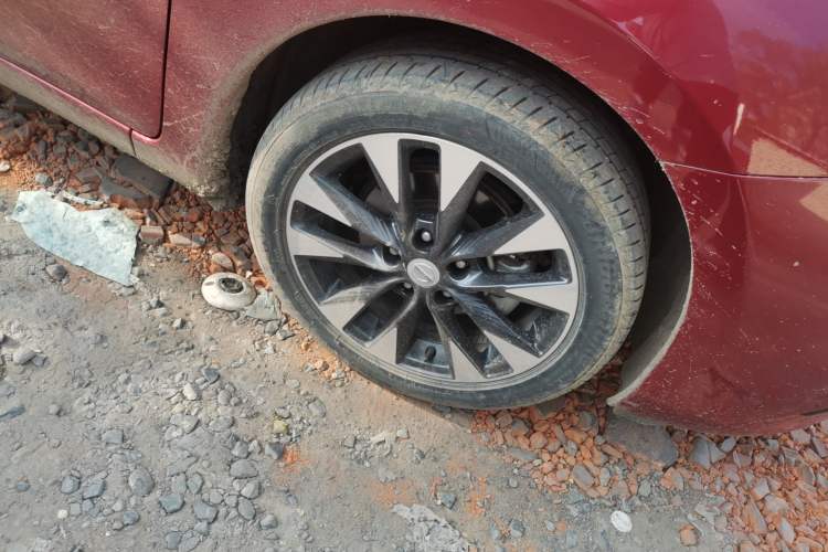 Used Nissan Tiida 2019 1.6L CVT ZhiZun Edition China V Standard Right Front Wheel Hub