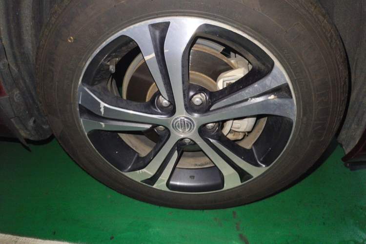 Used Nissan Tiida 2019 1.6L CVT Smart Drive Version China VI Standard Right Front Wheel Hub