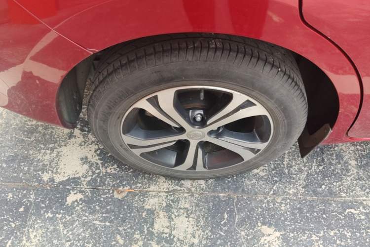Used Nissan Tiida 2019 1.6L CVT Smart Enjoyment Version China VI Standard Right Rear Wheel Hub