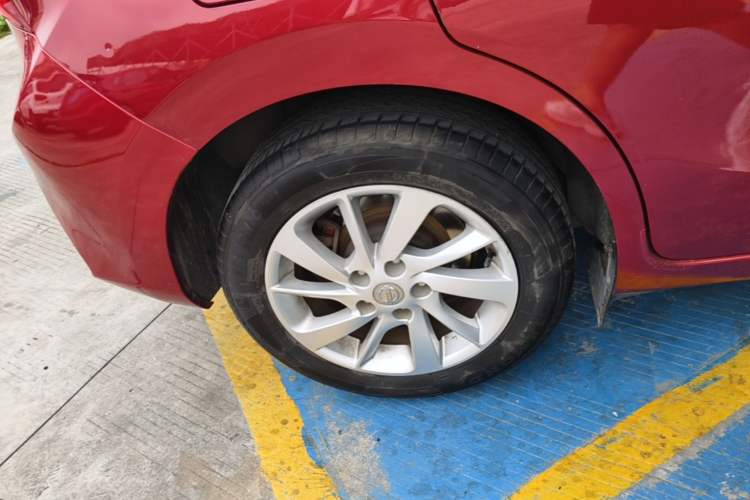 Used Nissan Tiida 2019 1.6L CVT Cool Edition China VI Standard Right Rear Wheel Hub
