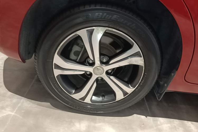 Used Nissan Tiida 2019 1.6L CVT Smart Drive Version China VI Standard Right Rear Wheel Hub