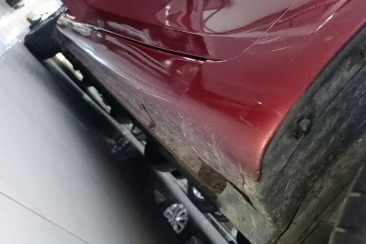 Used Nissan Tiida 2019 1.6L CVT Smart Enjoyment Version China VI Standard Right Side Sill