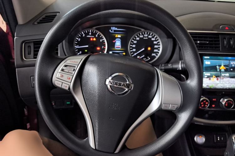 Used Nissan Tiida 2019 1.6L CVT Smart Drive Version China VI Standard Steering Wheel