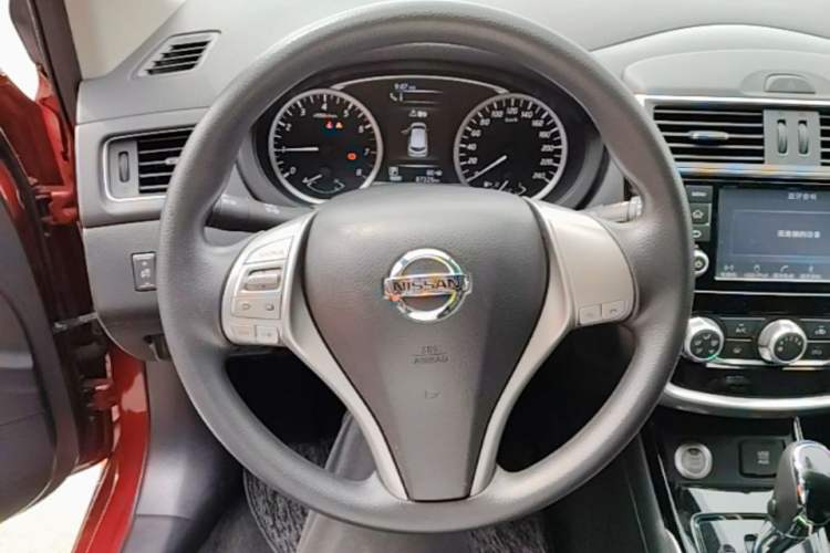 Used Nissan Tiida 2019 1.6L CVT Smart Drive Version China VI Standard Steering Wheel