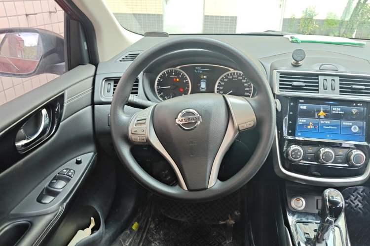 Used Nissan Tiida 2019 1.6L CVT Smart Drive Version China VI Standard Steering Wheel