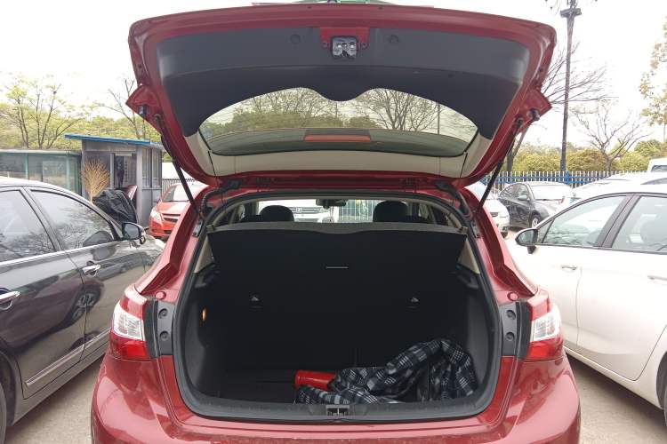 Used Nissan Tiida 2019 1.6L CVT Smart Drive Version China VI Standard Trunk