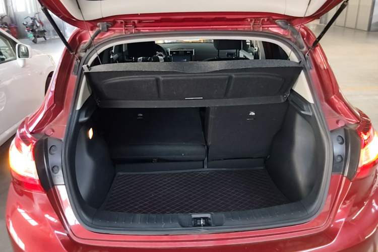 Used Nissan Tiida 2019 1.6L CVT Cool Edition China VI Standard Trunk
