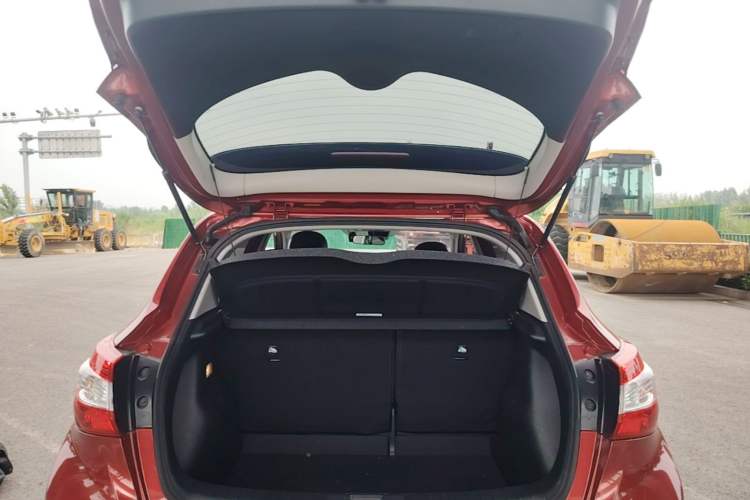 Used Nissan Tiida 2019 1.6L CVT Smart Drive Version China VI Standard Trunk