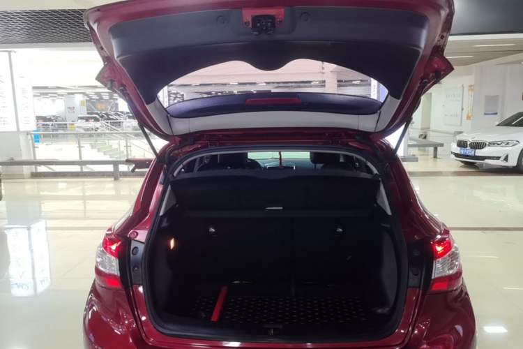 Used Nissan Tiida 2019 1.6L CVT Smart Drive Version China VI Standard Trunk