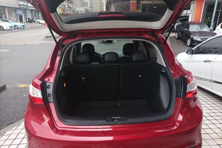 Used Nissan Tiida 2019 1.6L CVT Smart Enjoyment Version China VI Standard Trunk