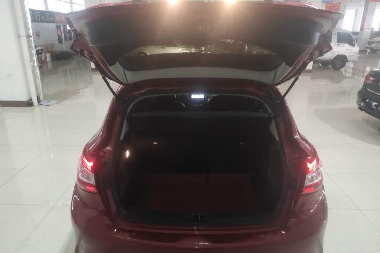 Used Nissan Tiida 2019 1.6L CVT Smart Drive Version China VI Standard Trunk
