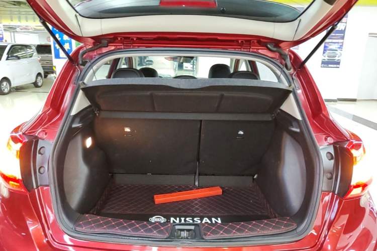 Used Nissan Tiida 2019 1.6L CVT Smart Enjoyment Version China VI Standard Trunk