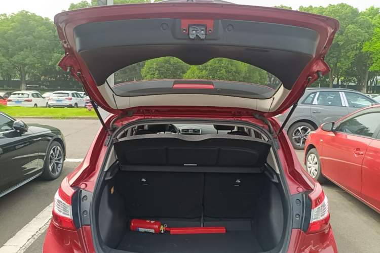 Used Nissan Tiida 2019 1.6L CVT Smart Drive Version China VI Standard Trunk