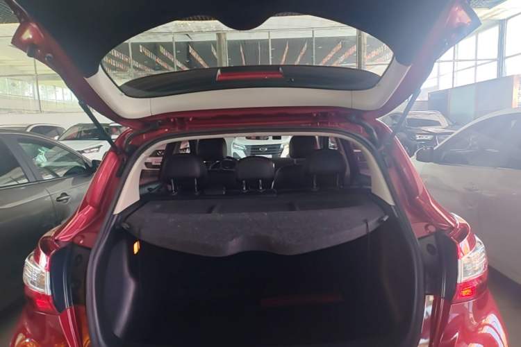Used Nissan Tiida 2019 1.6L CVT Smart Drive Version China VI Standard Trunk