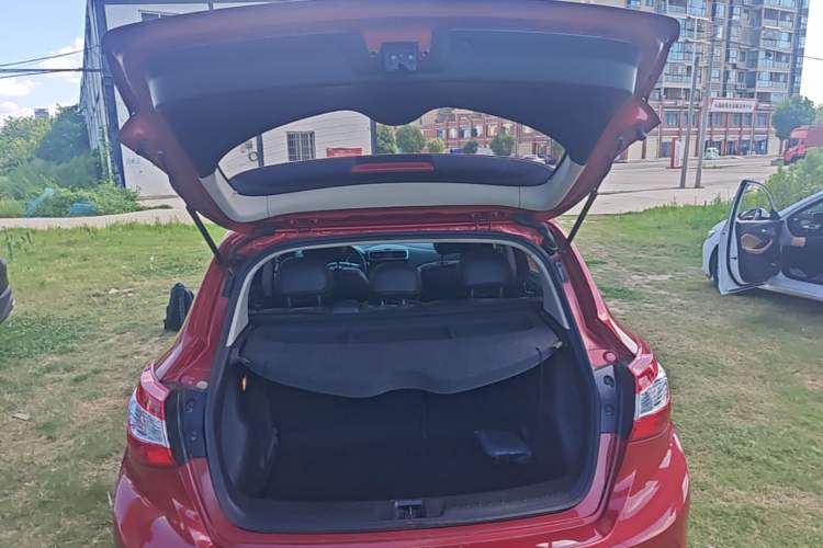 Used Nissan Tiida 2019 1.6L CVT Smart Drive Version China VI Standard Trunk