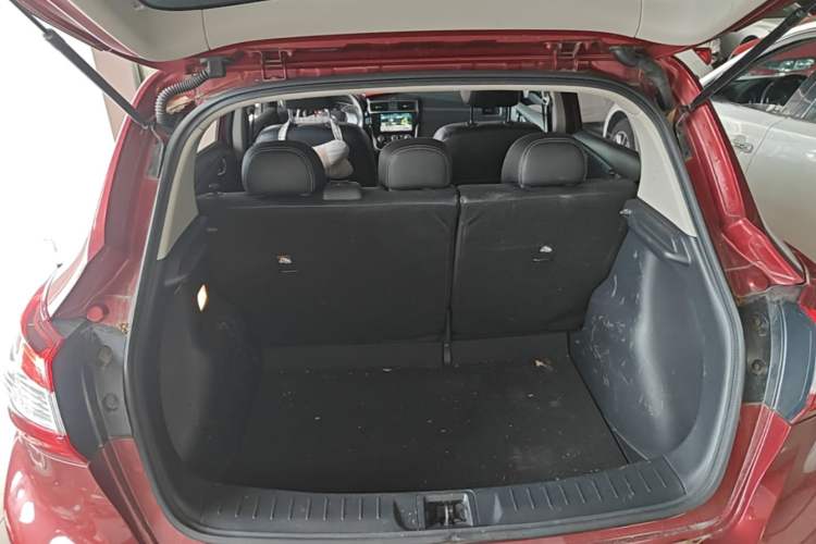 Used Nissan Tiida 2019 1.6L CVT Smart Drive Version China VI Standard Trunk