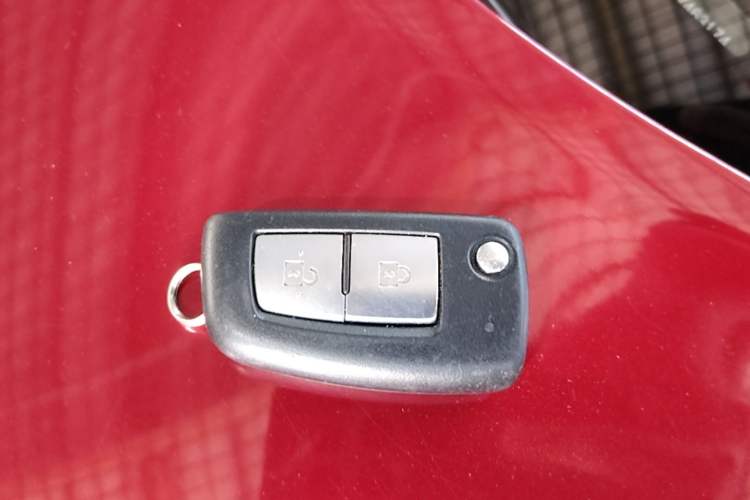 Used Nissan Tiida 2019 1.6L CVT Cool Edition China VI Standard Vehicle Key
