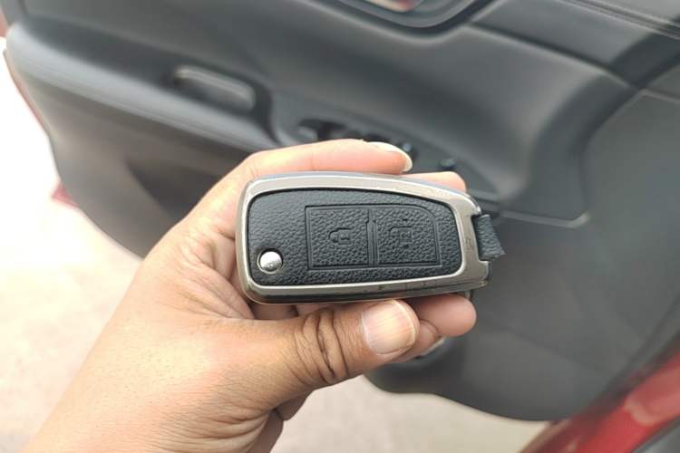 Used Nissan Tiida 2019 1.6L CVT Cool Edition China VI Standard Vehicle Key