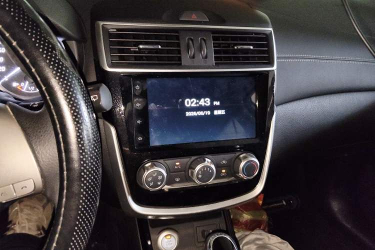 Used Nissan Tiida 2019 1.6L CVT Smart Enjoyment Version China VI Standard Audio And AC Panel