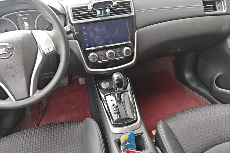 Used Nissan Tiida 2019 1.6L CVT Smart Drive Version China VI Standard Audio And AC Panel