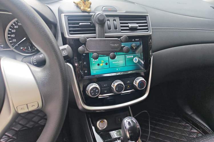 Used Nissan Tiida 2019 1.6L CVT Smart Drive Version China VI Standard Audio And AC Panel