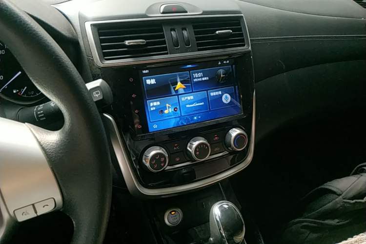 Used Nissan Tiida 2019 1.6L CVT Smart Drive Version China VI Standard Audio And AC Panel