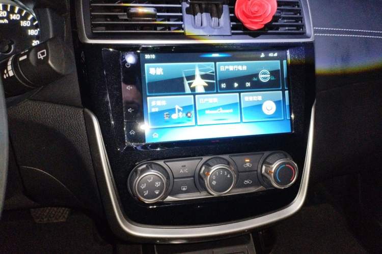 Used Nissan Tiida 2019 1.6L CVT Smart Drive Version China VI Standard Audio And AC Panel