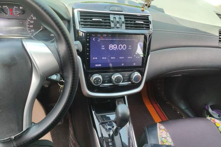 Used Nissan Tiida 2019 1.6L CVT Cool Edition China VI Standard Audio And AC Panel