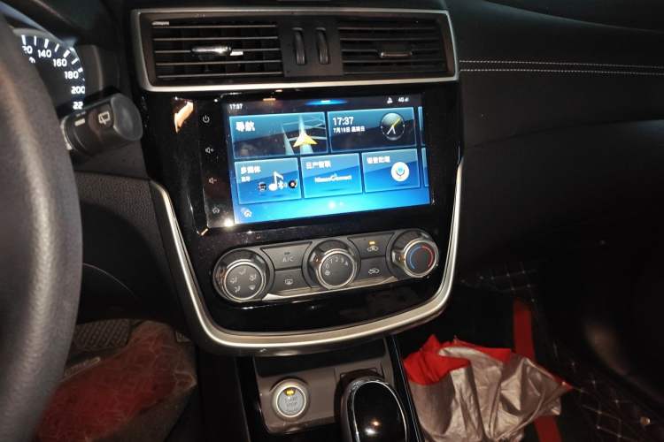 Used Nissan Tiida 2019 1.6L CVT Smart Drive Version China VI Standard Audio And AC Panel
