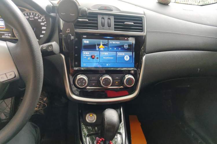 Used Nissan Tiida 2019 1.6L CVT Smart Drive Version China VI Standard Audio And AC Panel
