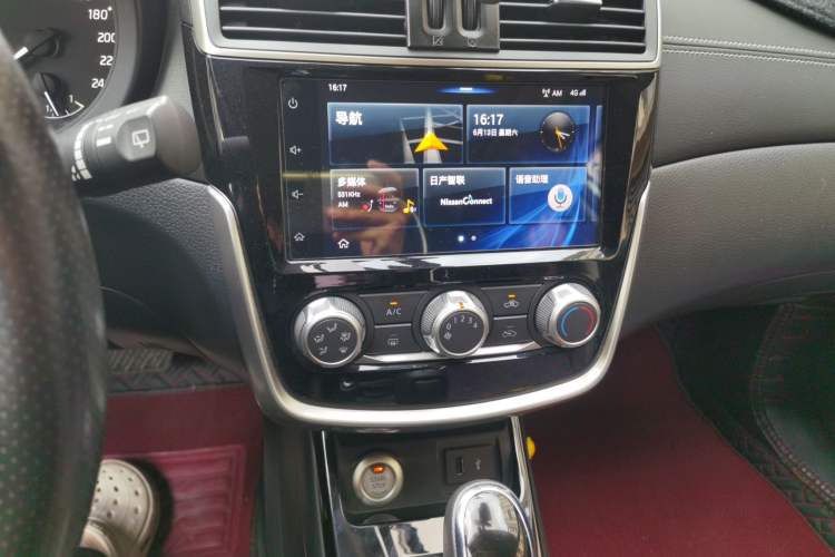 Used Nissan Tiida 2019 1.6L CVT Smart Drive Version China VI Standard Audio And AC Panel