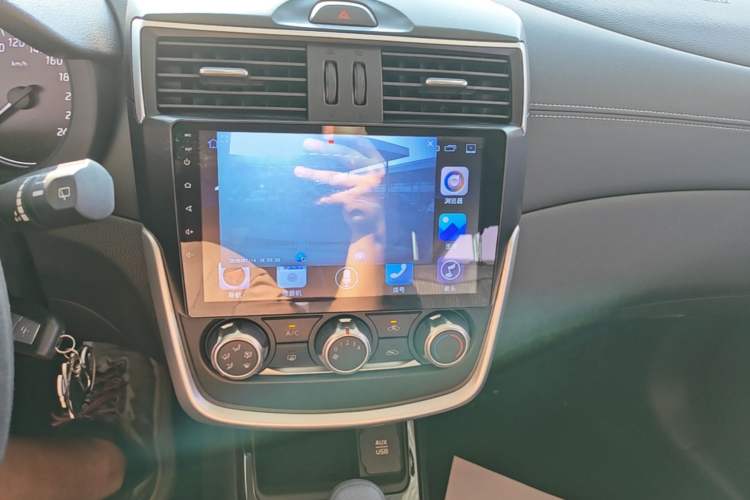 Used Nissan Tiida 2019 1.6L CVT Cool Edition China VI Standard Audio And AC Panel