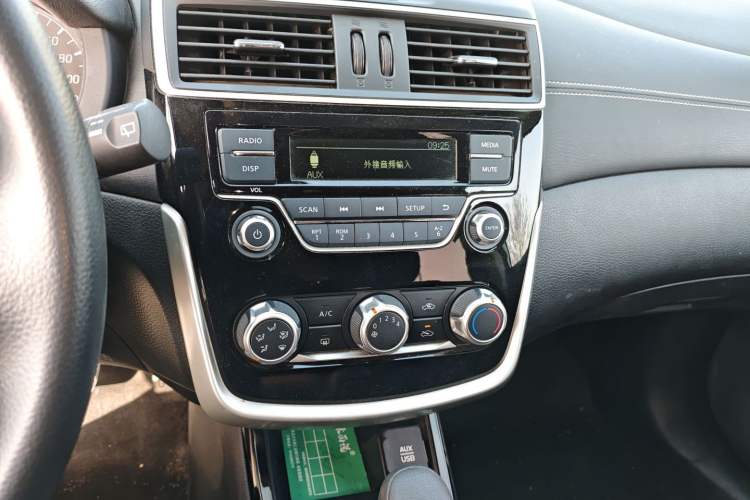 Used Nissan Tiida 2019 1.6L CVT Cool Edition China VI Standard Audio And AC Panel