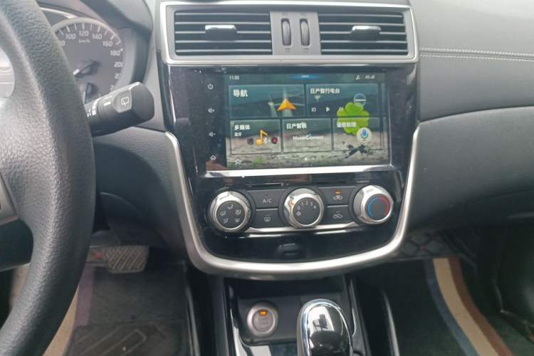 Used Nissan Tiida 2019 1.6L CVT Smart Drive Version China VI Standard Audio And AC Panel