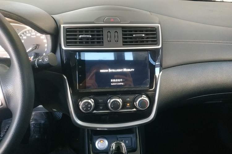 Used Nissan Tiida 2019 1.6L CVT Smart Drive Version China VI Standard Audio And AC Panel