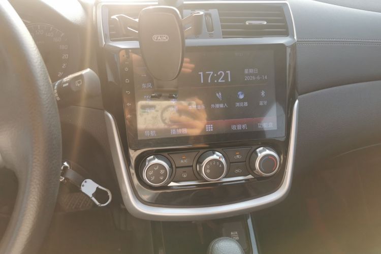 Used Nissan Tiida 2019 1.6L CVT Cool Dynamic Version China V Standard Audio And AC Panel