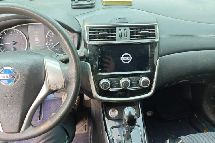 Used Nissan Tiida 2019 1.6L CVT Smart Drive Version China VI Standard Audio And AC Panel