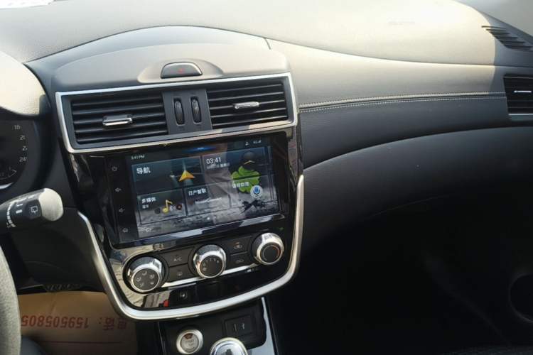 Used Nissan Tiida 2019 1.6L CVT Smart Drive Version China VI Standard Audio And AC Panel