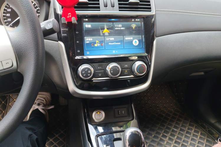 Used Nissan Tiida 2019 1.6L CVT Smart Drive Version China VI Standard Audio And AC Panel