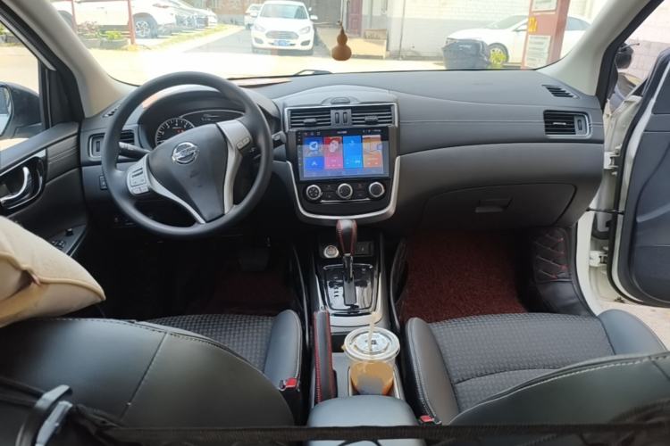 Used Nissan Tiida 2019 1.6L CVT Smart Drive Version China VI Standard Center Console