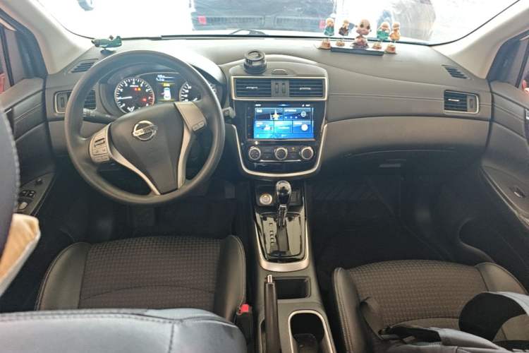 Used Nissan Tiida 2019 1.6L CVT Smart Enjoyment Version China V Standard Center Console