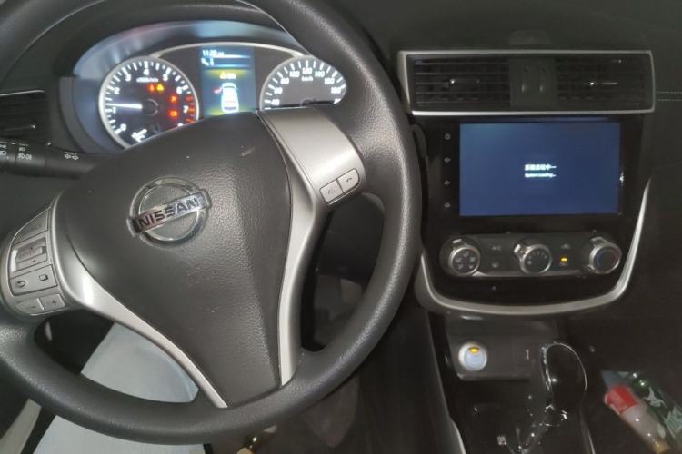 Used Nissan Tiida 2019 1.6L CVT Smart Drive Version China VI Standard Center Console