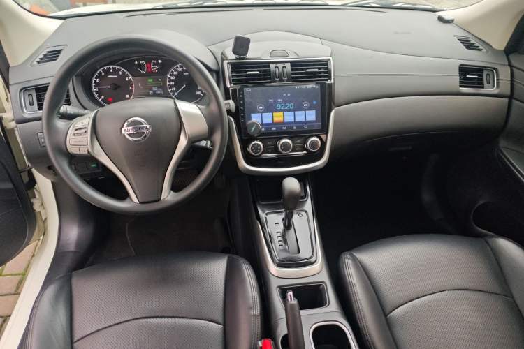 Used Nissan Tiida 2019 1.6L CVT Cool Edition China VI Standard Center Console