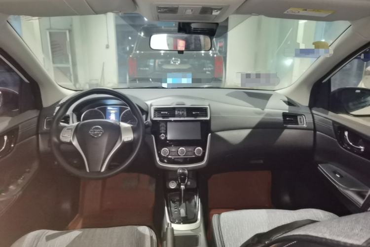 Used Nissan Tiida 2019 1.6L CVT Smart Drive Version China VI Standard Center Console