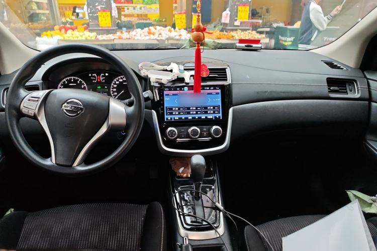 Used Nissan Tiida 2019 1.6L CVT Cool Dynamic Version China V Standard Center Console