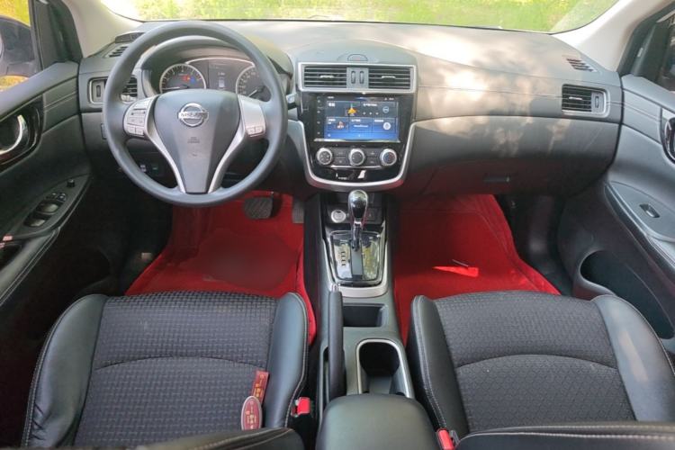Used Nissan Tiida 2019 1.6L CVT Smart Drive Version China VI Standard Center Console