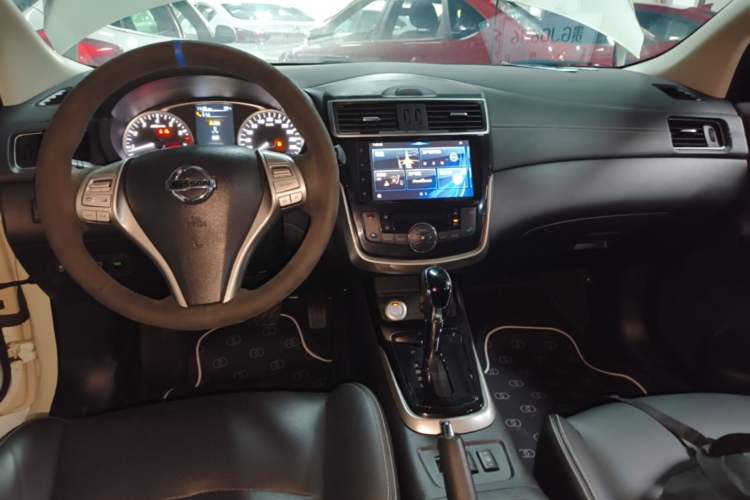 Used Nissan Tiida 2019 1.6L CVT ZhiZun Edition China VI standard Center Console