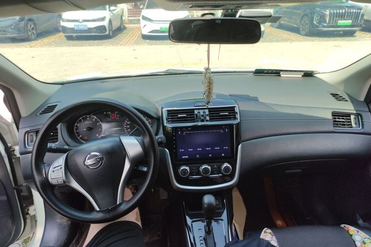 Used Nissan Tiida 2019 1.6L CVT Cool Edition China VI Standard Center Console